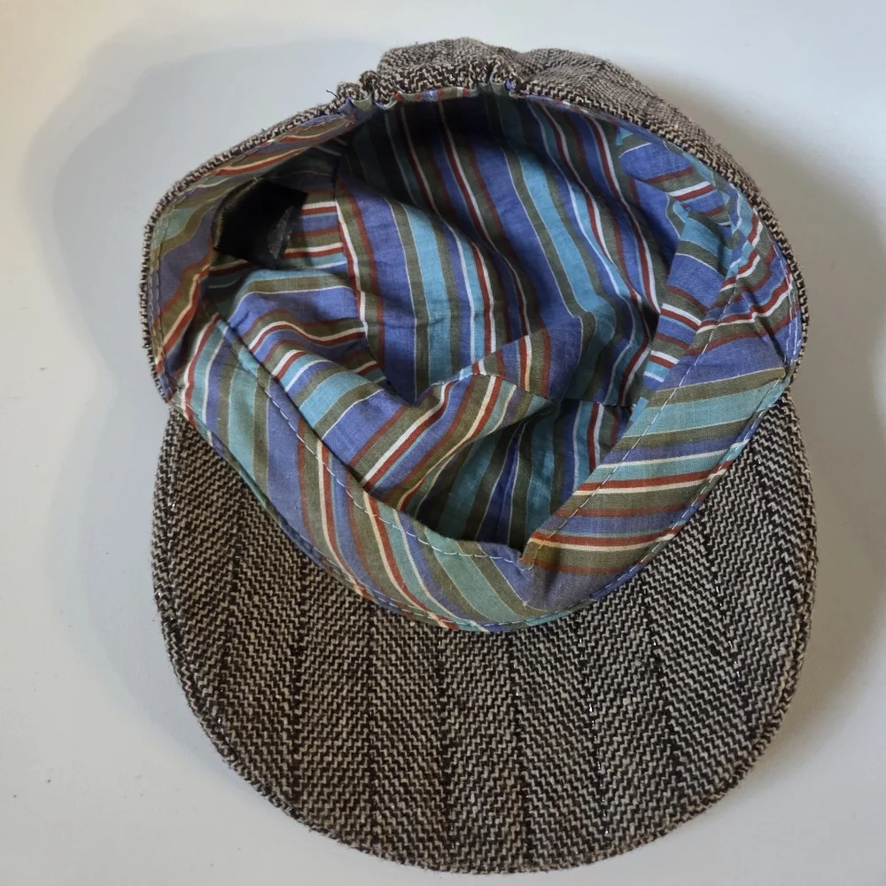 Women's Stylish Plaid Hat With Metal Embelishment